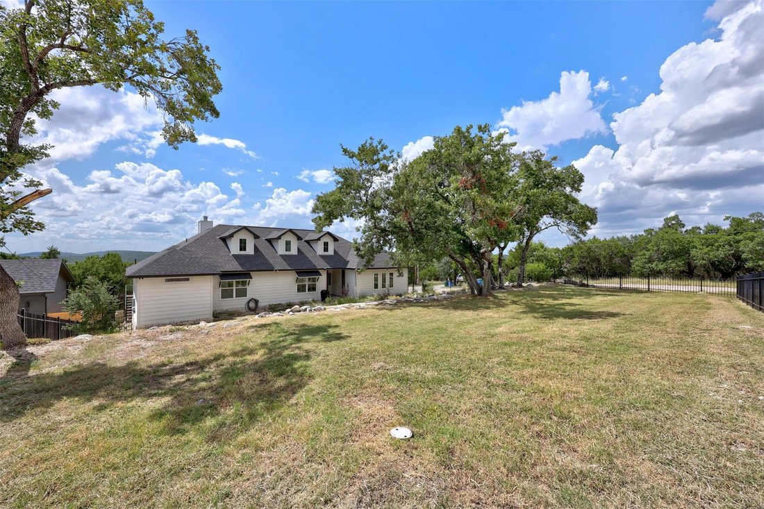 House in Jonestown, Texas, United States 2 - 18569105