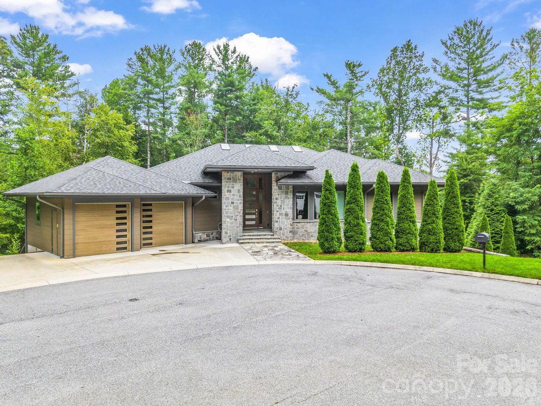 House in Laurel Park, North Carolina, United States 2 - 18567436