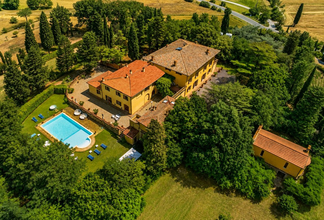 Villa in Lucignano, Tuscany, Italy 2 - 18572947