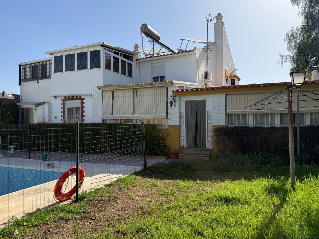 Chalet in Alhaurin de la Torre, Andalusia, Spain 1 - 18573366