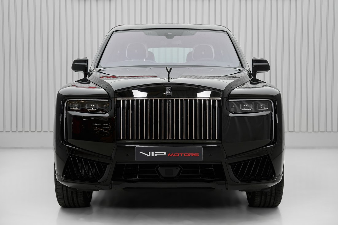 Suv in Dubai, United Arab Emirates 2 - 18573611