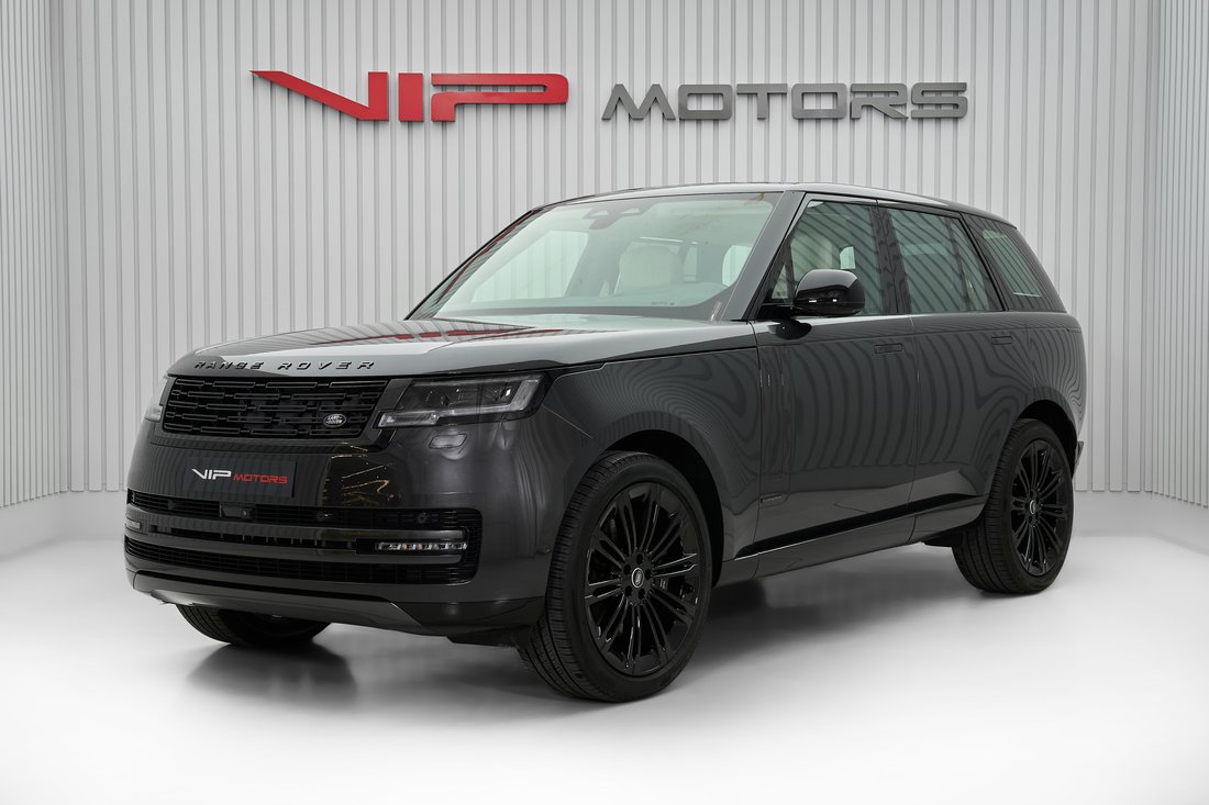 Suv in Dubai, United Arab Emirates 3 - 18573714