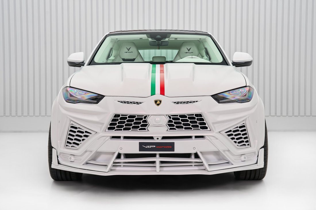 Suv in Dubai, United Arab Emirates 2 - 18573641
