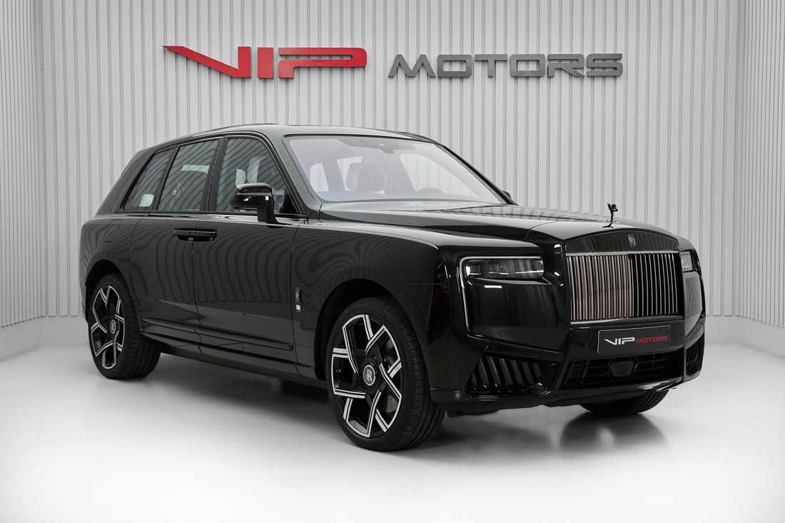 Suv in Dubai, United Arab Emirates 1 - 18573611