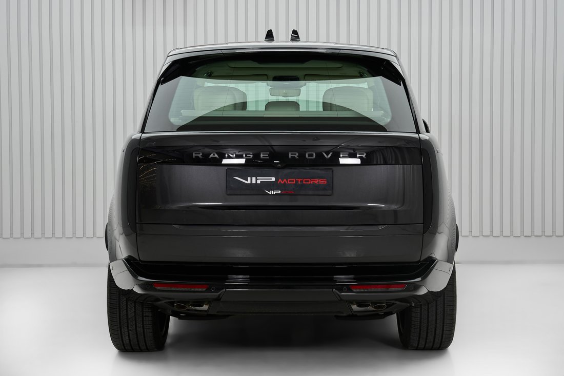 Suv in Dubai, United Arab Emirates 5 - 18573714