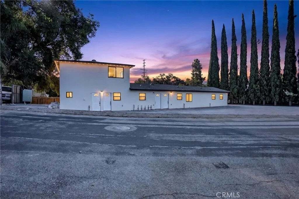 Los Angeles, California, United States 1 - 18573704