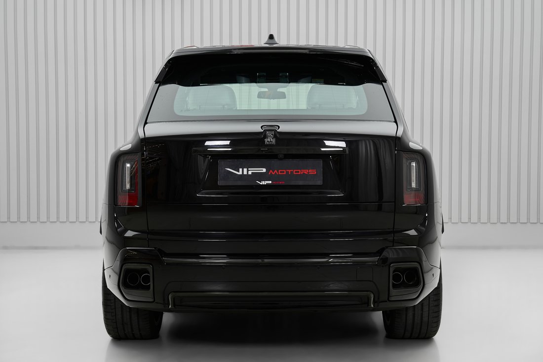 Suv in Dubai, United Arab Emirates 5 - 18573611