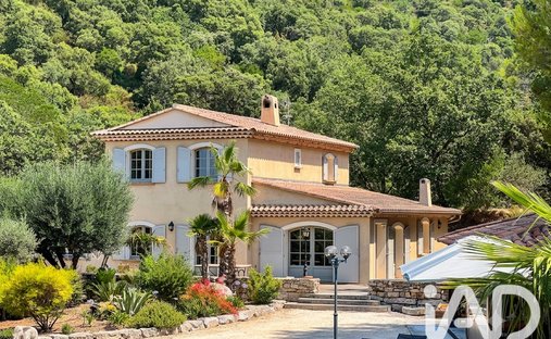 House in Hyeres, Provence-Alpes-Côte d'Azur, France 1