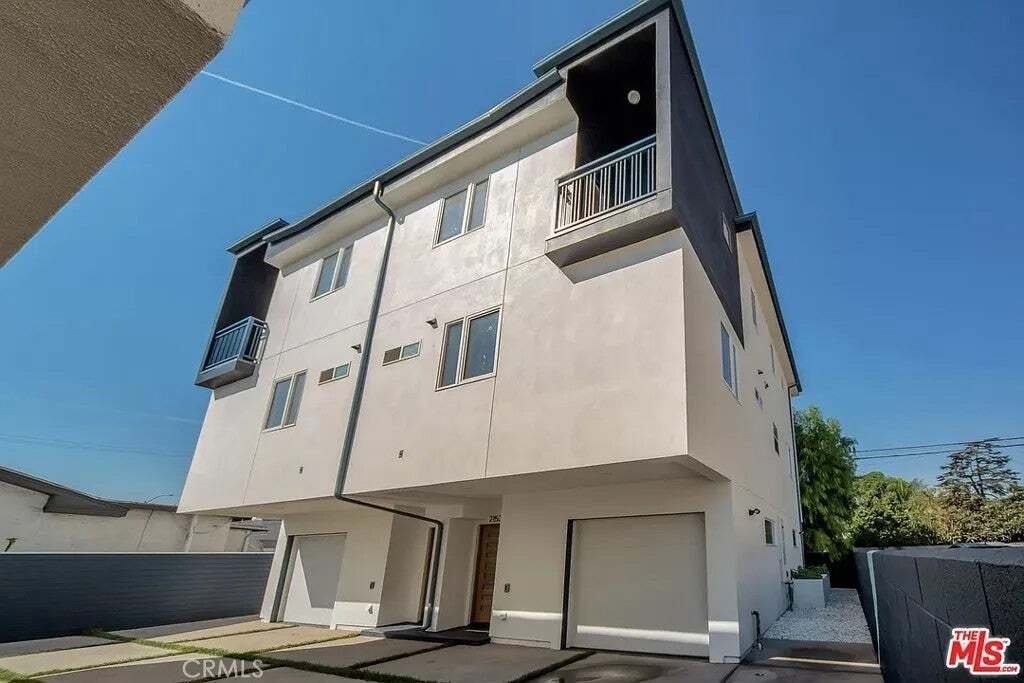 Los Angeles, California, United States 2 - 18573694