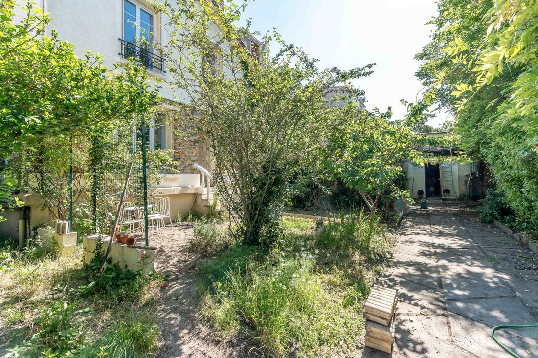 House in Fontenay-sous-Bois, Ile-de-France, France 1 - 17459509