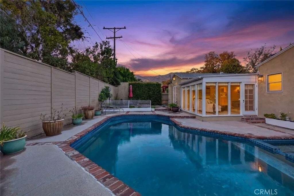 Condo in Glendale, California, United States 1 - 18573710