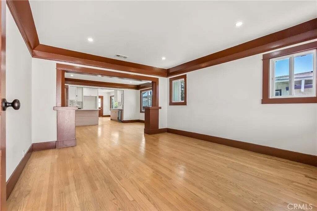 Los Angeles, California, United States 3 - 18573679
