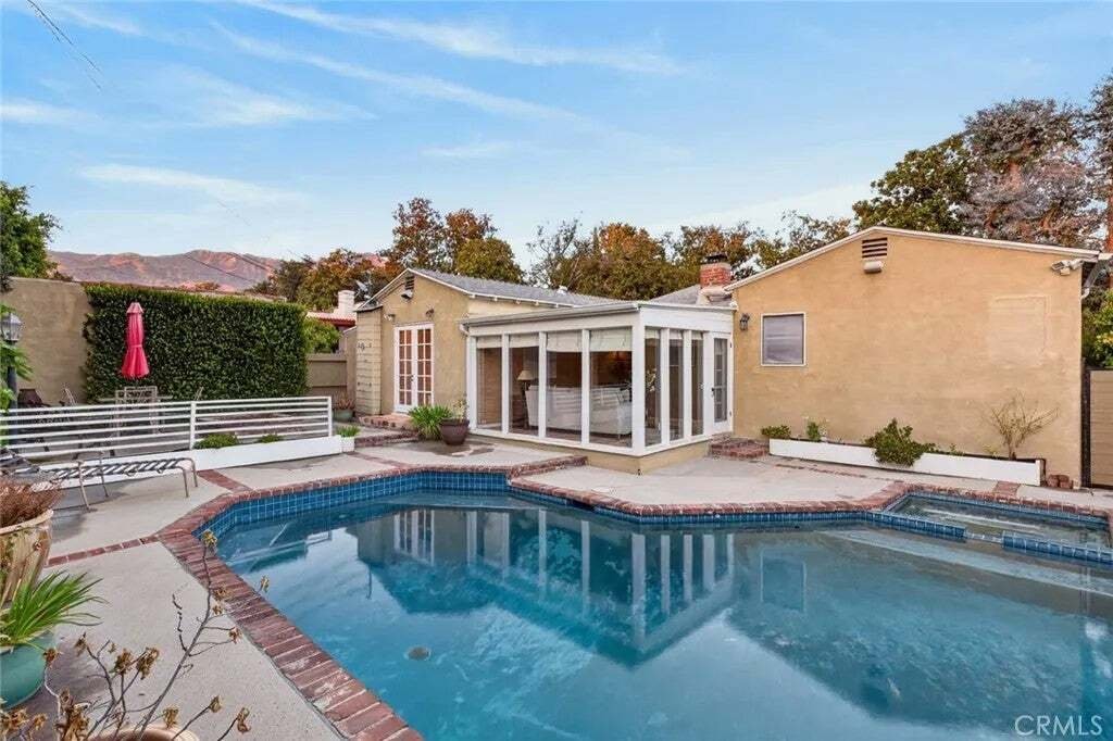 Condo in Glendale, California, United States 5 - 18573710