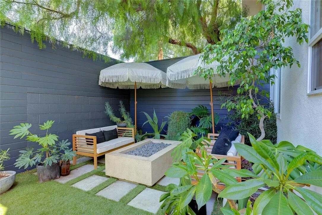 Los Angeles, California, United States 5 - 18573694