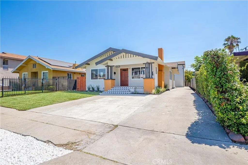 Los Angeles, California, United States 1 - 18573679