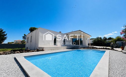 House in Cooperative, Agde, France 1