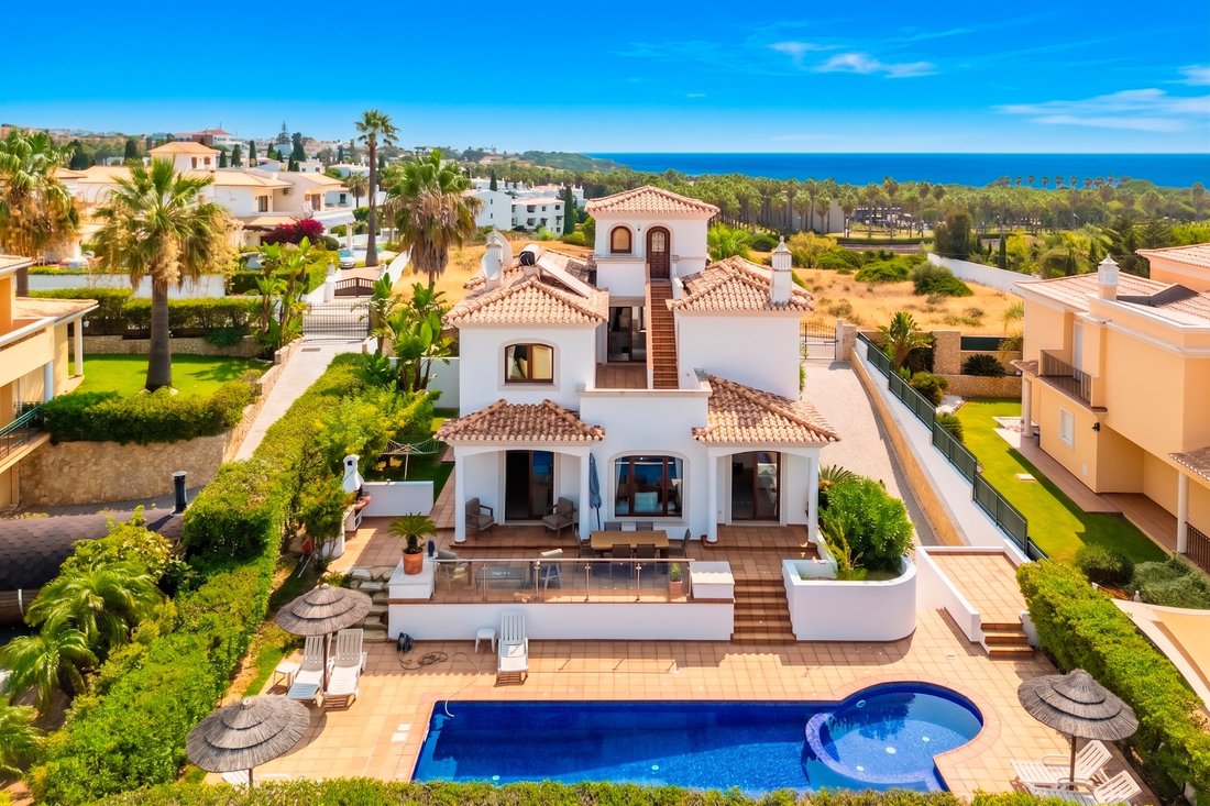 Villa in Olhos de Agua, Algarve, Portugal 1 - 18573979