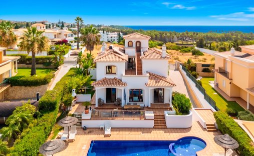 Villa in Olhos de Agua, Algarve, Portugal 1