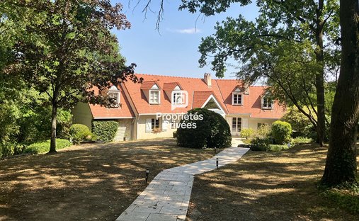 Villa in Septeuil, Ile-de-France, France 1