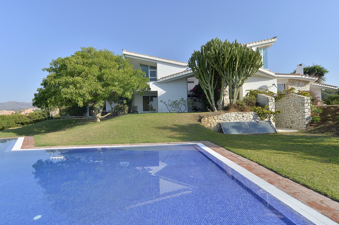 Villa in Elviria-Cabopino, Marbella, Spain 4 - 18573980