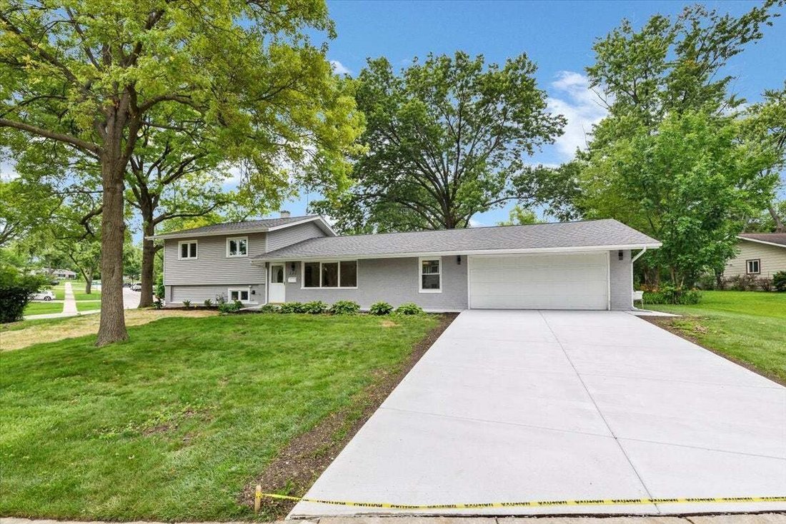 House in Hoffman Estates, Illinois, United States 4 - 18573884