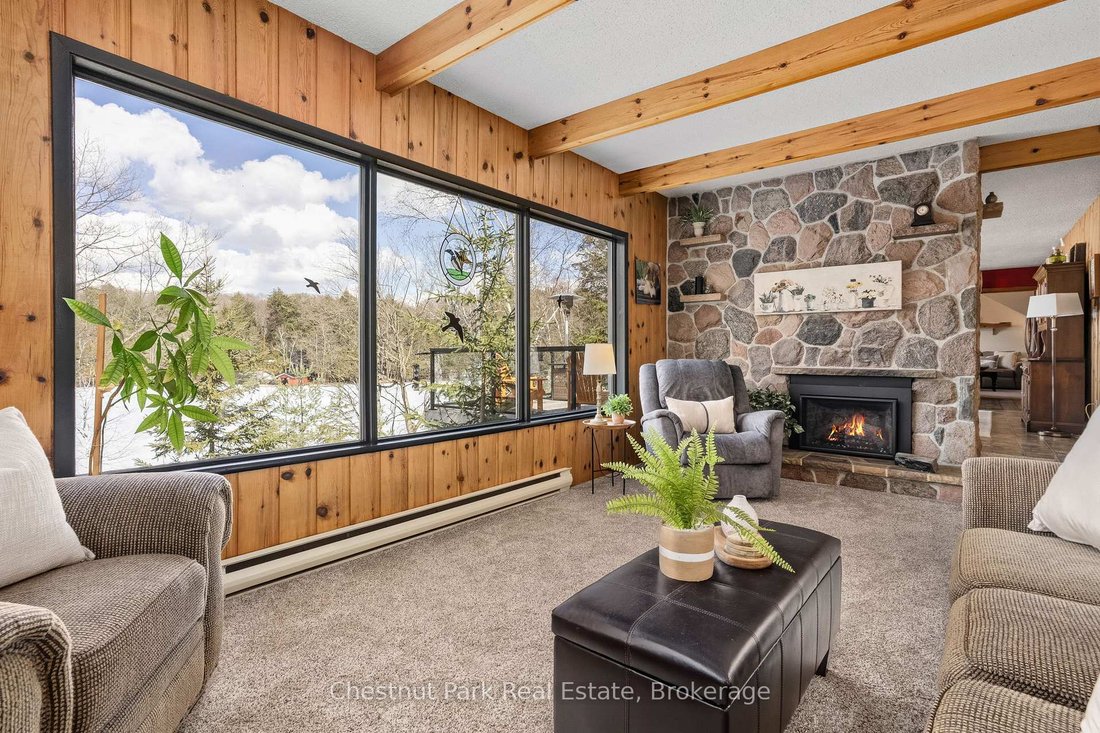 House in Huntsville, Ontario, Canada 3 - 18089928