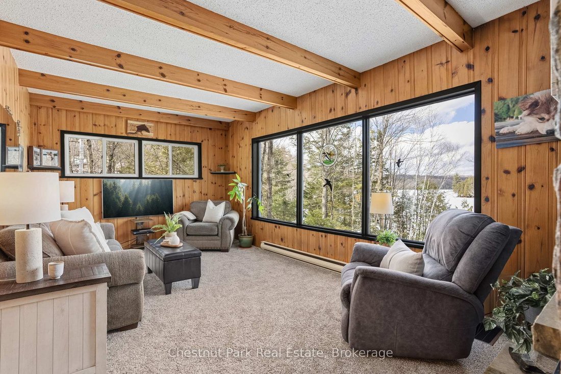 House in Huntsville, Ontario, Canada 2 - 18089928
