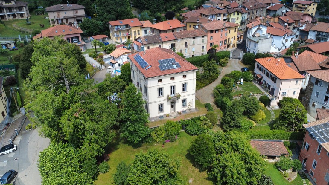 Villa in Cadegliano-Viconago, Lombardy, Italy 1 - 18574009