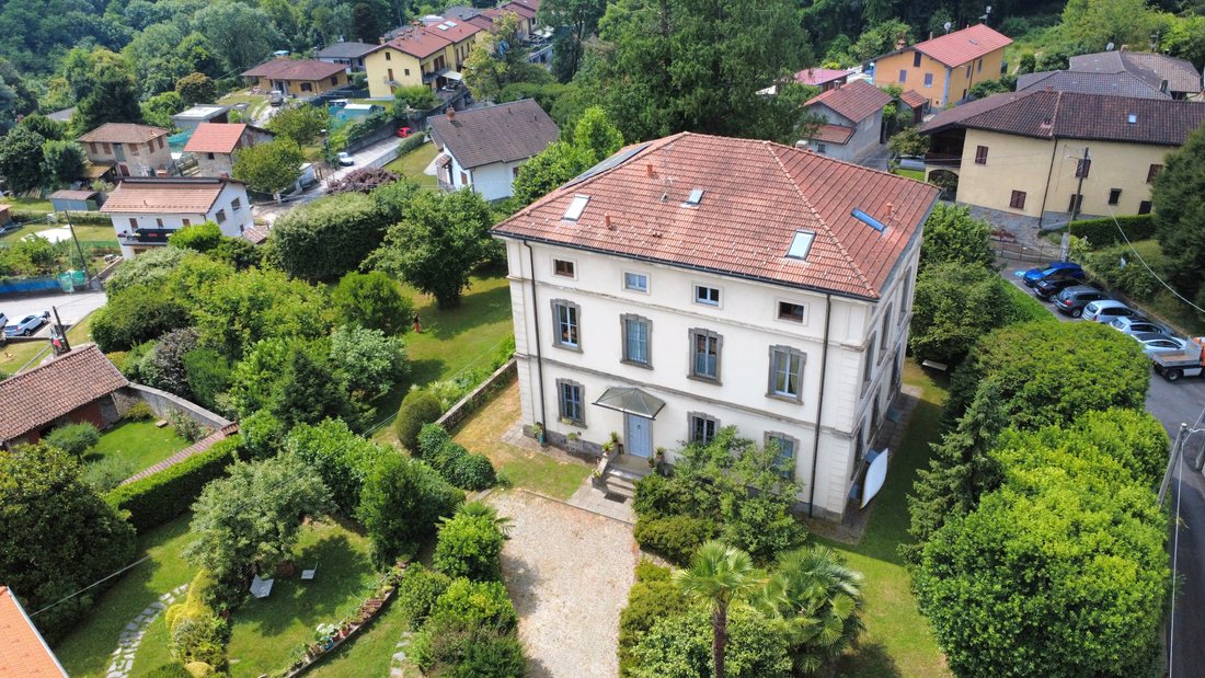 Villa in Cadegliano-Viconago, Lombardy, Italy 2 - 18574009