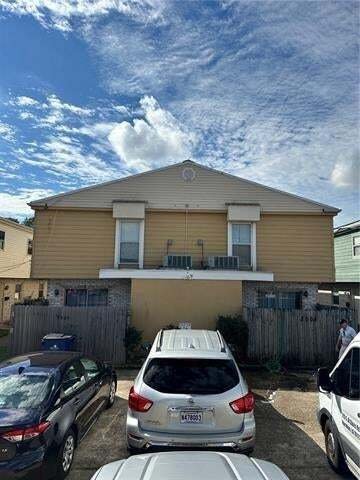 Metairie, Louisiana, United States 1 - 18577378