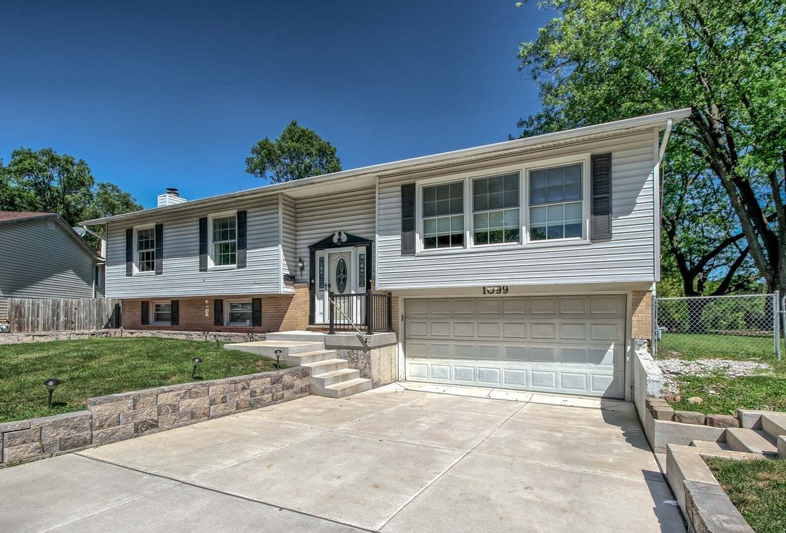 House in Hanover Park, Illinois, United States 1 - 18577169