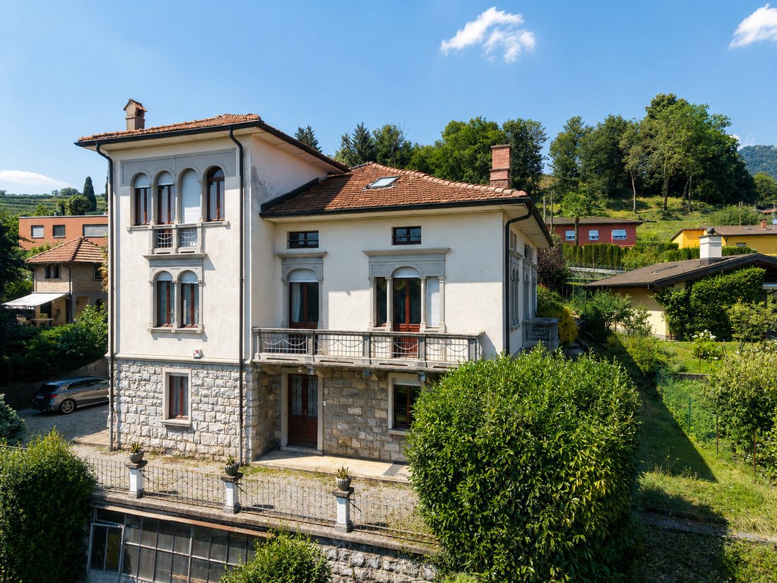 Villa in Coldrerio, Ticino, Switzerland 1 - 18575953