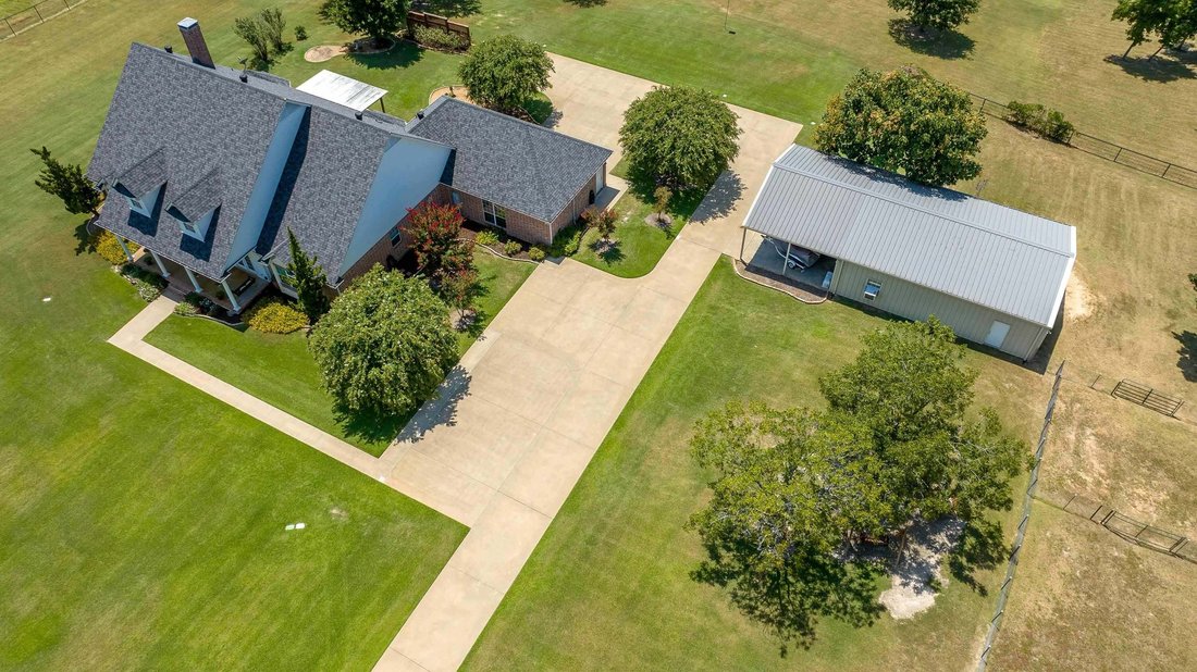 House in Gladewater, Texas, United States 2 - 18575702