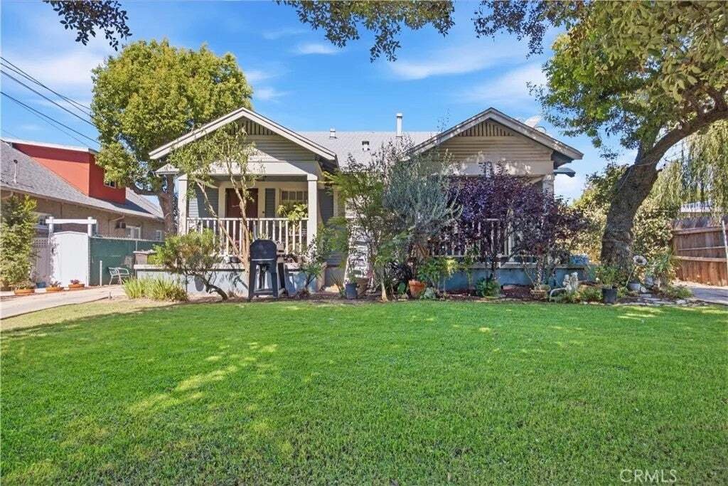 Altadena, California, United States 1 - 18577274