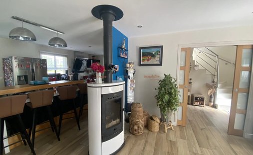 House in Centre Peri, Saint-Ave, France 1