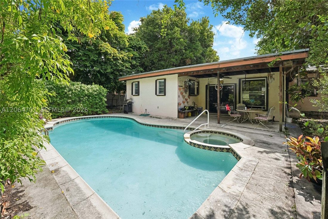 House in Hialeah, Florida, United States 2 - 18576923