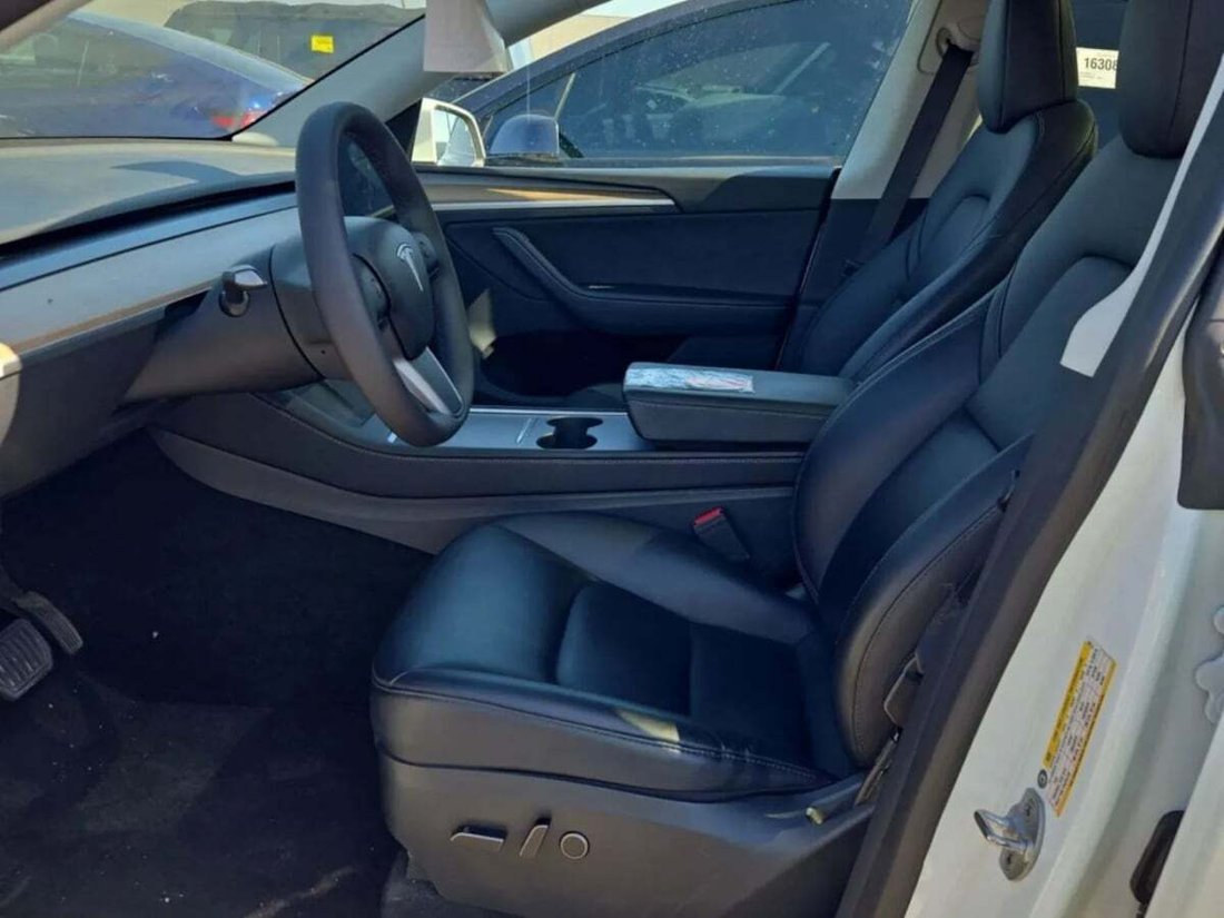 Suv in Newport Beach, CA, United States 3 - 18574602