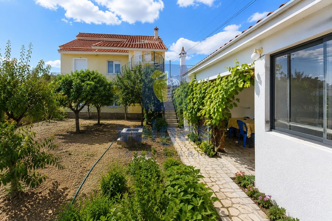 Villa in Vialonga, Lisbon, Portugal 1 - 18578236