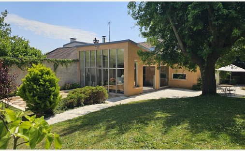 House in Villennes-sur-Seine, Ile-de-France, France 1