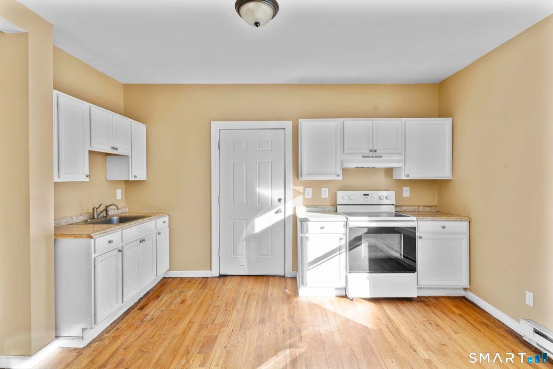 Waterbury, Connecticut, United States 5 - 18575870