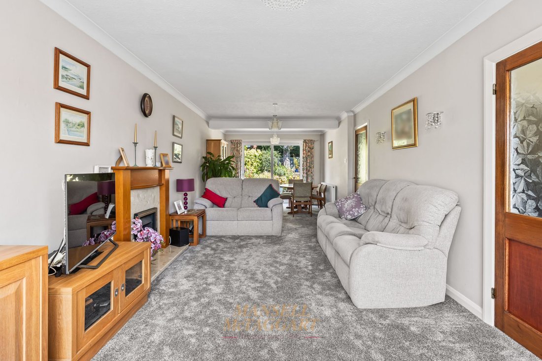 House in East Grinstead, England 4 - 18574972