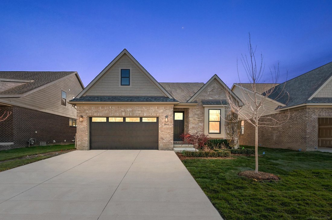 House in Troy, Michigan, United States 1 - 18577120