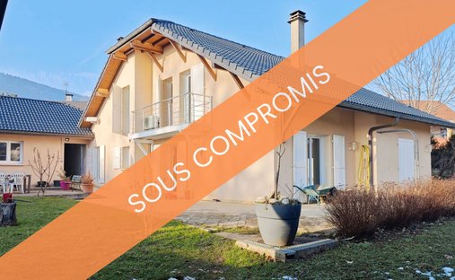 House in Centre, Gex, France 1