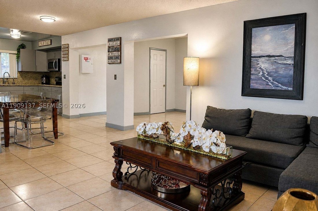House in Hialeah, Florida, United States 4 - 17204936