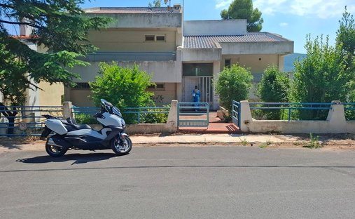 Maison en Dionysos, Attique, Grèce 1