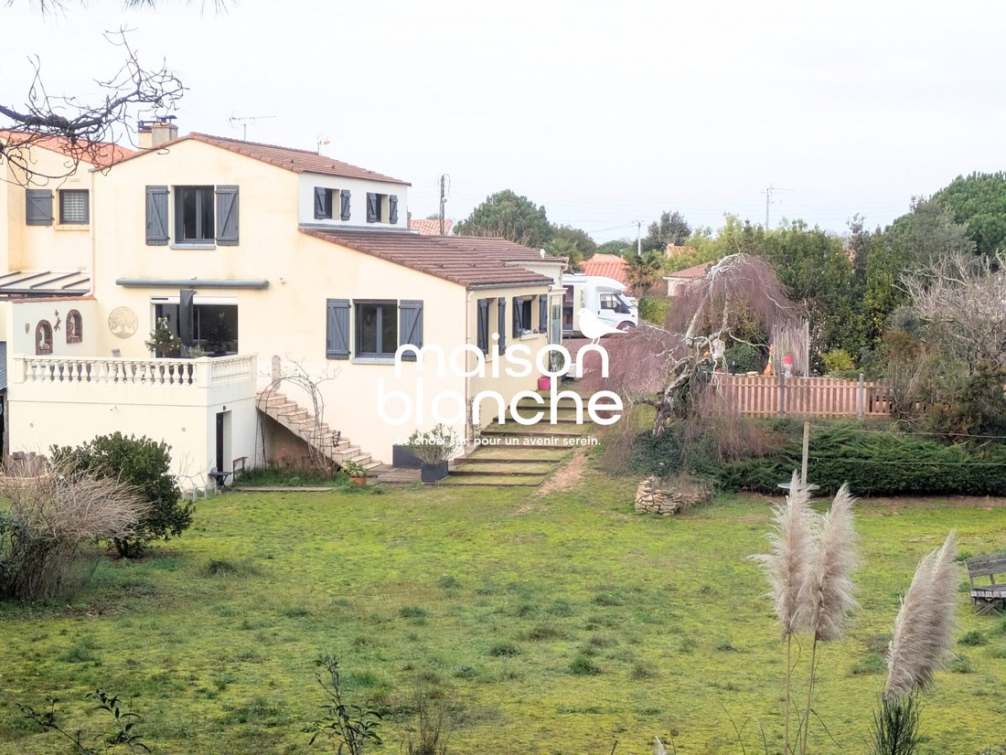 House in Longeville-sur-Mer, Pays de la Loire, France 1 - 18578681