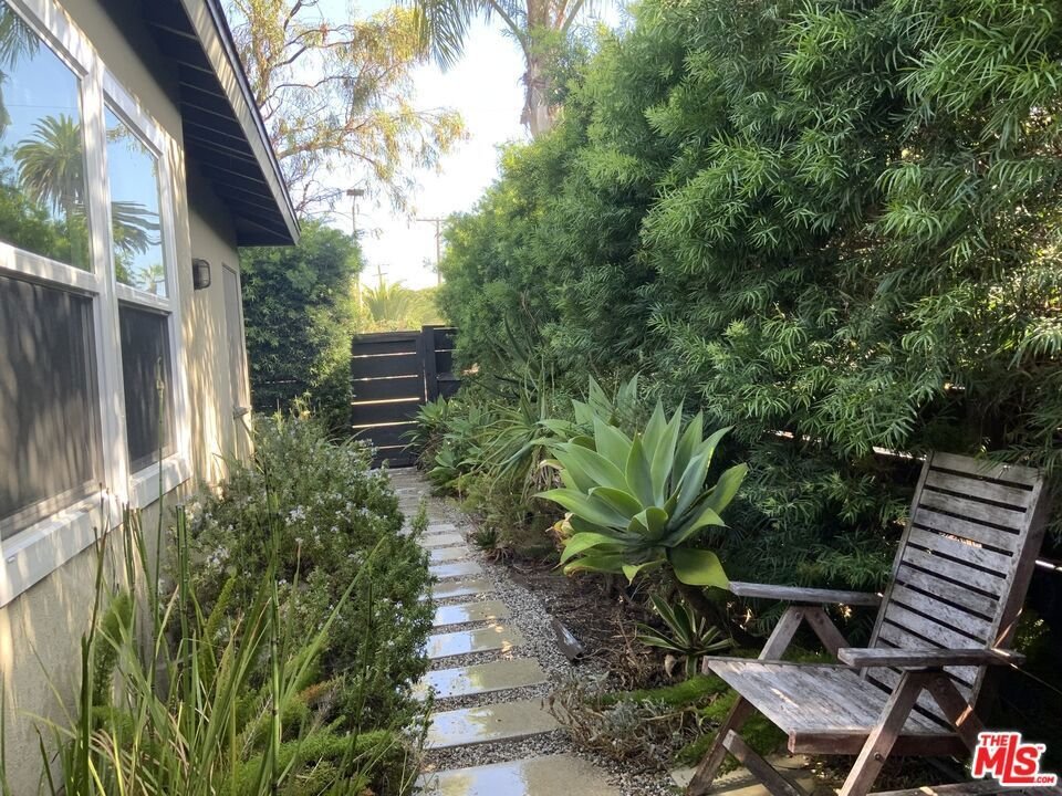 Los Angeles, California, United States 1 - 18577014