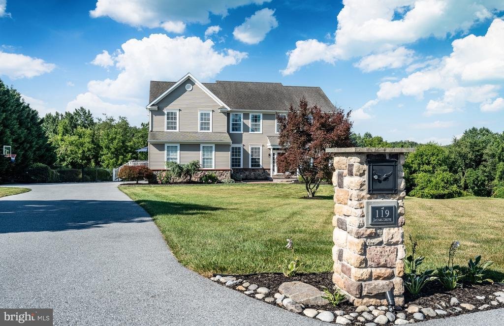 House in Coatesville, Pennsylvania, United States 4 - 18574333