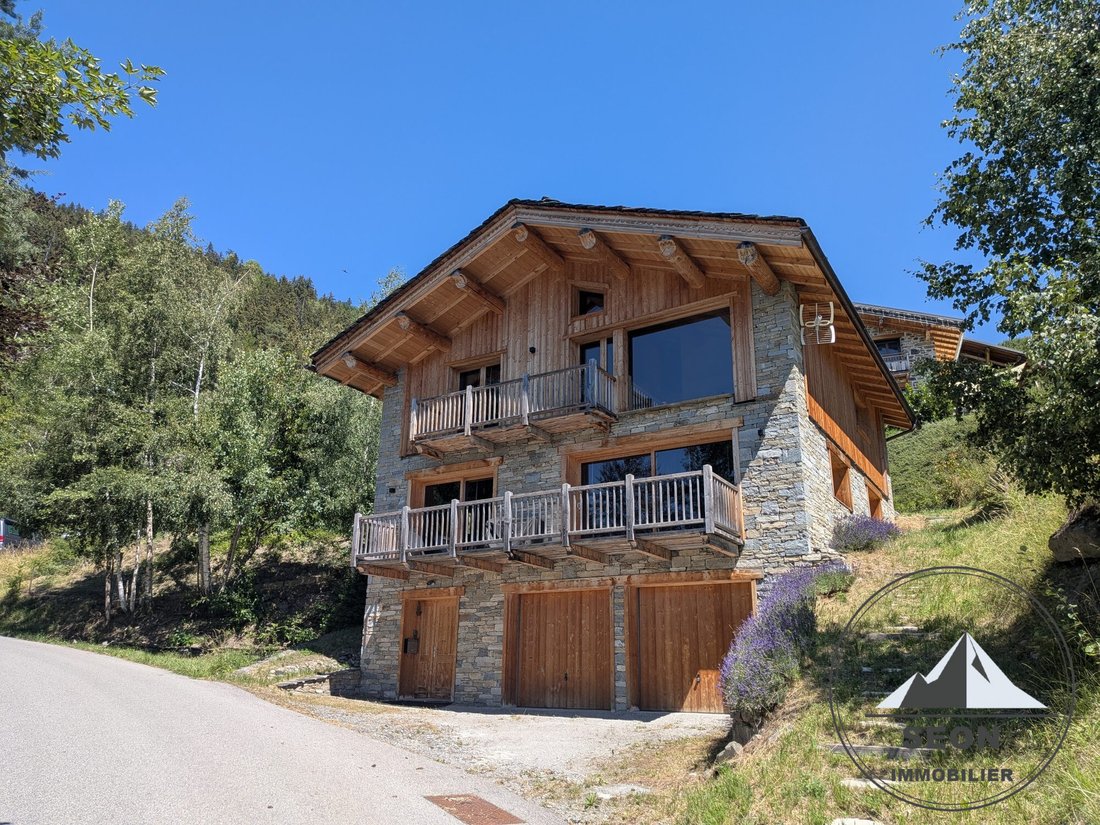 Chalet in Montvalezan, Auvergne-Rhône-Alpes, France 1 - 18578728