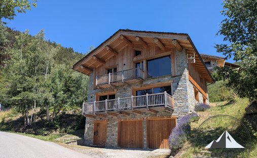 Chalet in Montvalezan, Auvergne-Rhône-Alpes, France 1